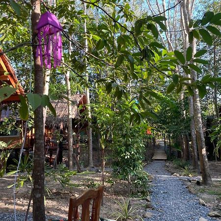 Appartement Dahla Lanta Hut à Ko Lanta Extérieur photo